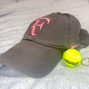 NIKE Rare roger Federer grey and light pink cap